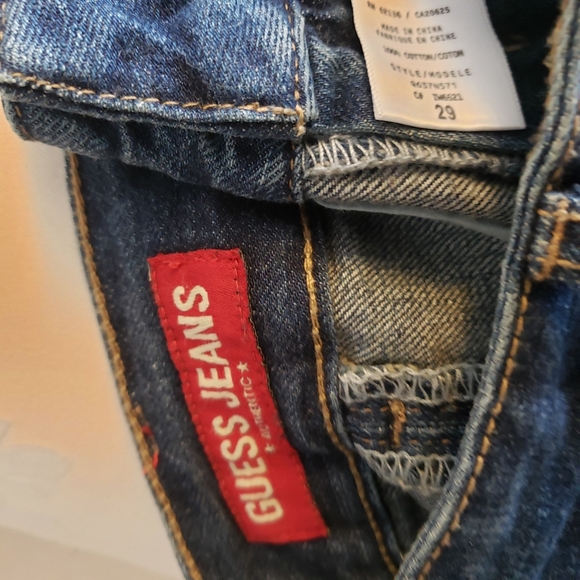 Guess mini skirt no 29 - Picture 3 of 3